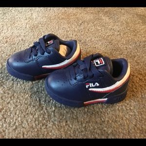 Brand New Fila Boy’s Classic Fitness Shoes Size 5